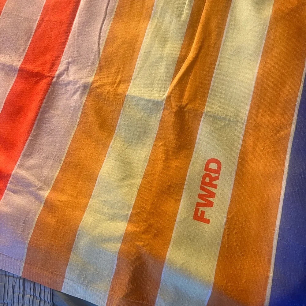 Fwrd bright towel